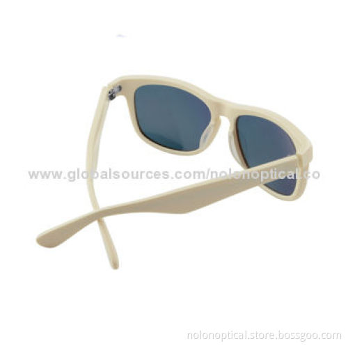 Acetate mirror lens wayfarer sunglasses in white